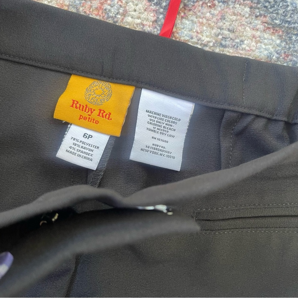 Ruby Rd. Black Cropped Ankle Pants - Picture 8 of 9